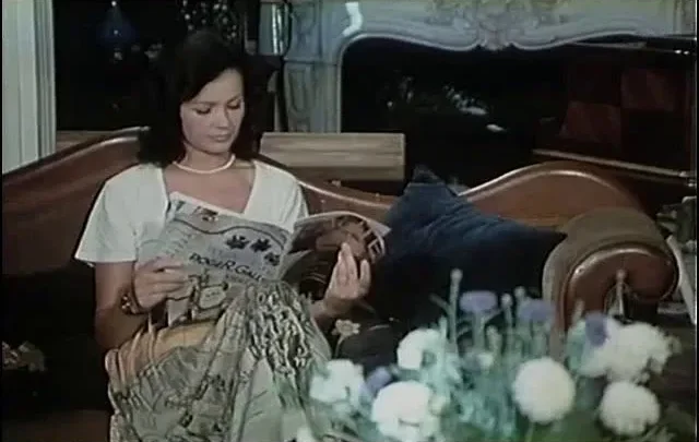 Blanche fesse et les 7 mains (1981) (Better Quality)