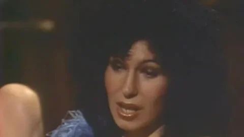 Expose Me, Lovely (1976)