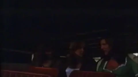 Drei Dirndl in Paris