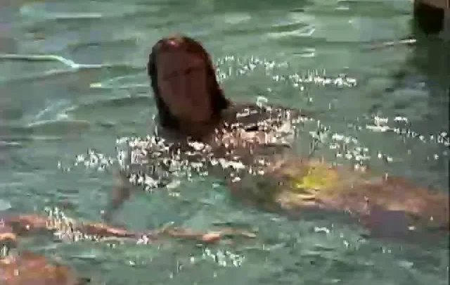 Rainwoman 16 (2001)